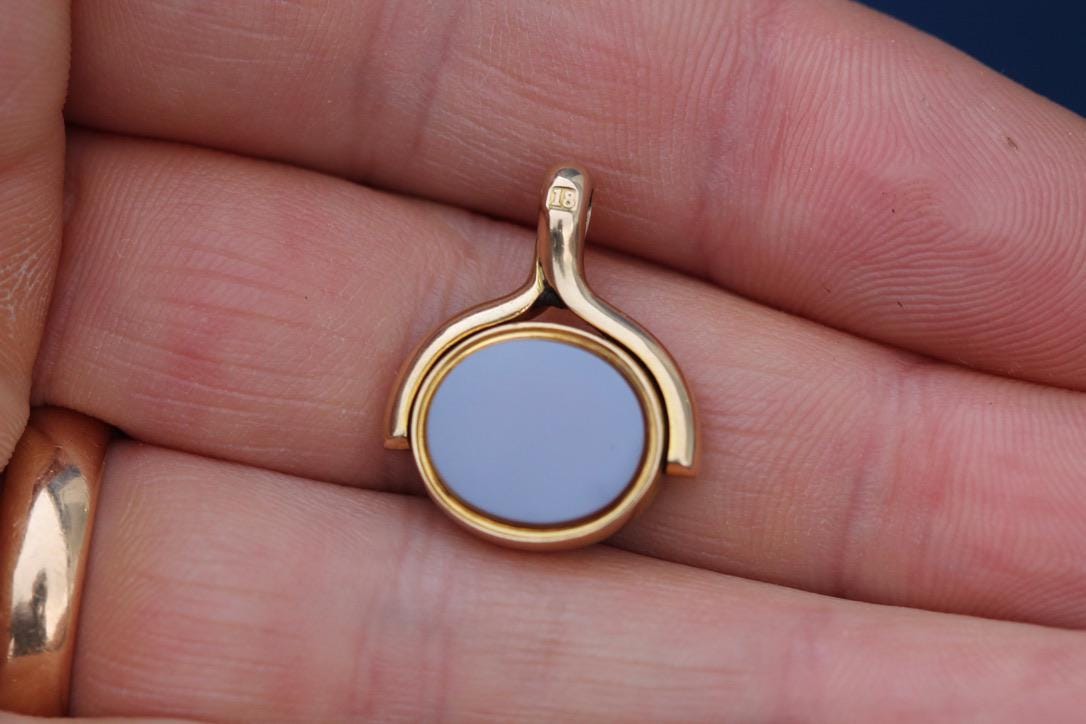 Antique 18ct Gold Sardonyx Bloodstone Spinner Pendant