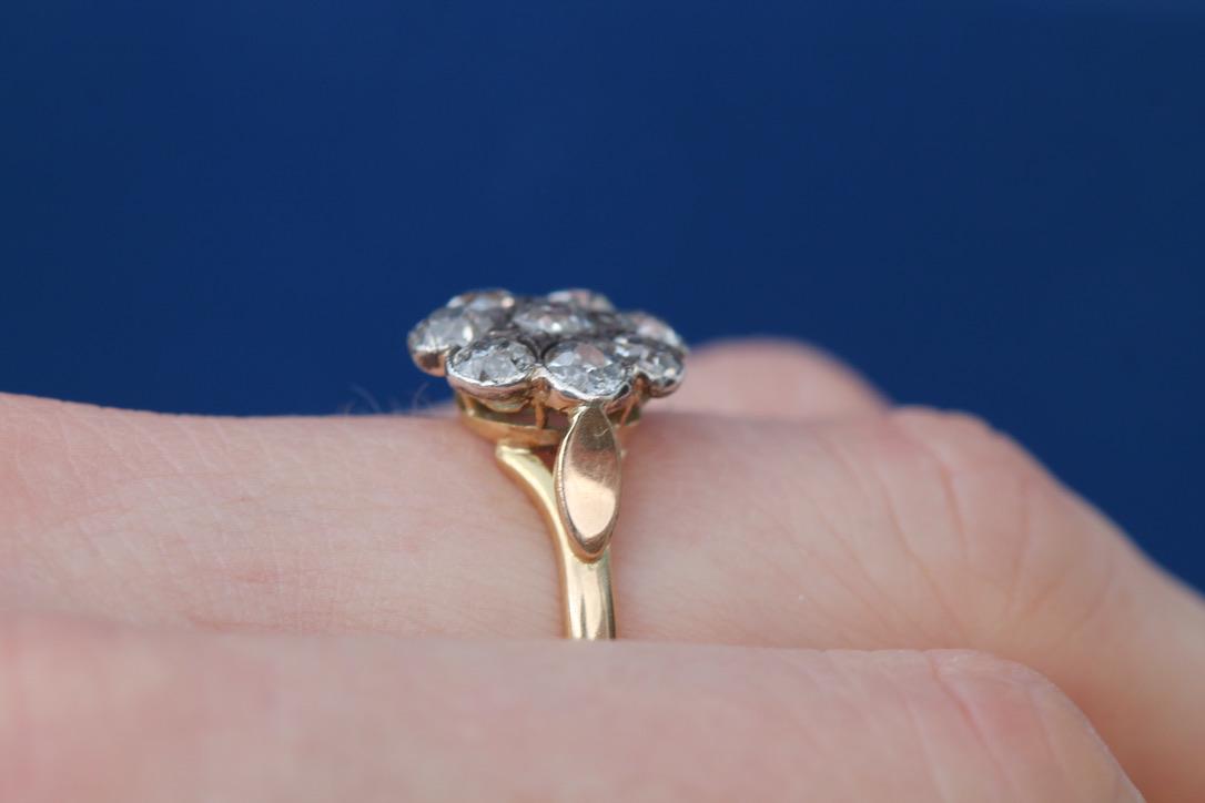 Antique-Victorian-18ct-Gold-Old-Mine-Cut-Diamond-Cluster-Ring,-1.8CT