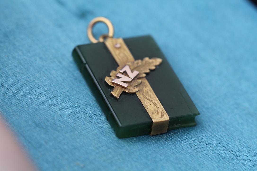 Antique 9ct Gold New Zealand Nephrite Book Pendant