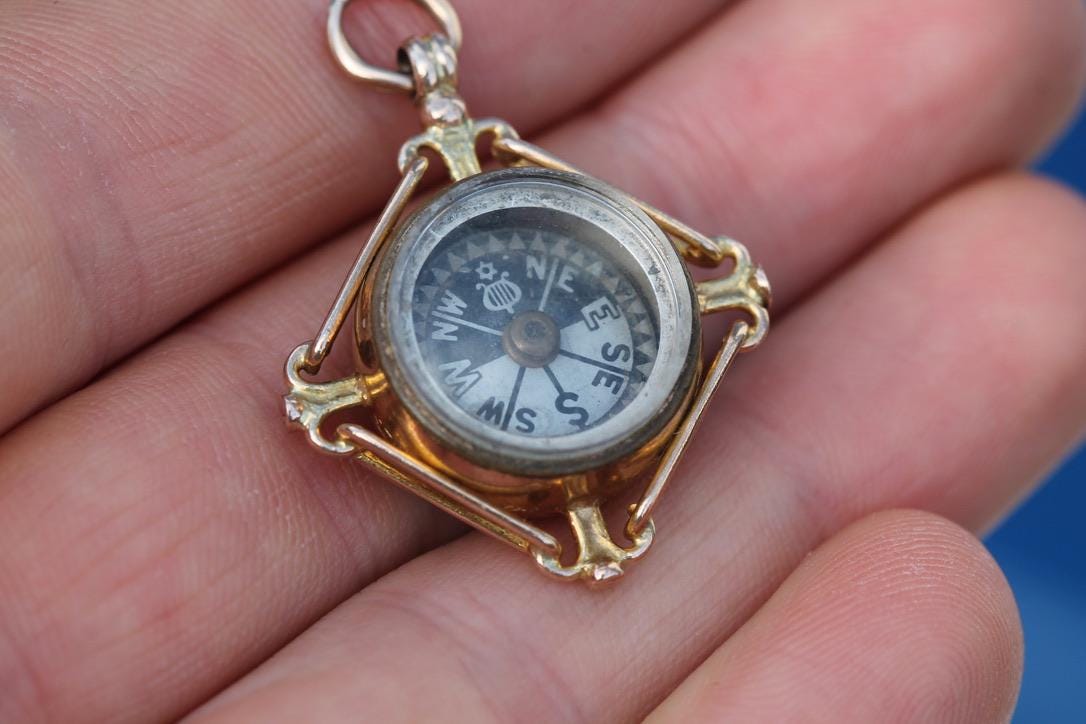 Antique 9ct Gold Carnelian Compass Pendant