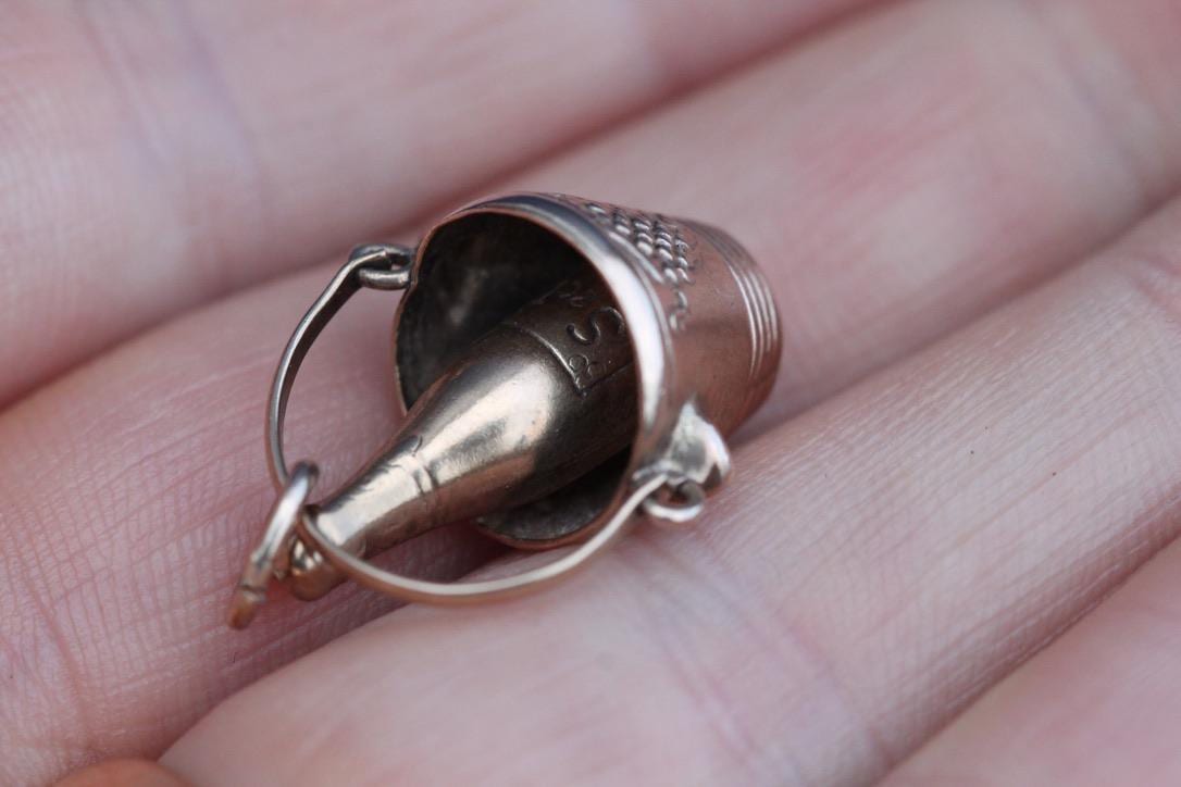 Vintage-9ct-Gold-Champagne-Bucket-Celebration-Charm,-1963