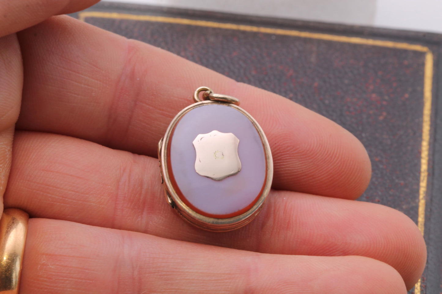 Antique 9ct Gold Sardonyx Shield Locket
