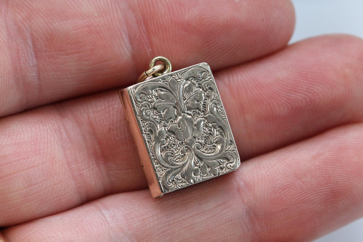 Antique 9ct Gold Chased Book Locket, c.1880