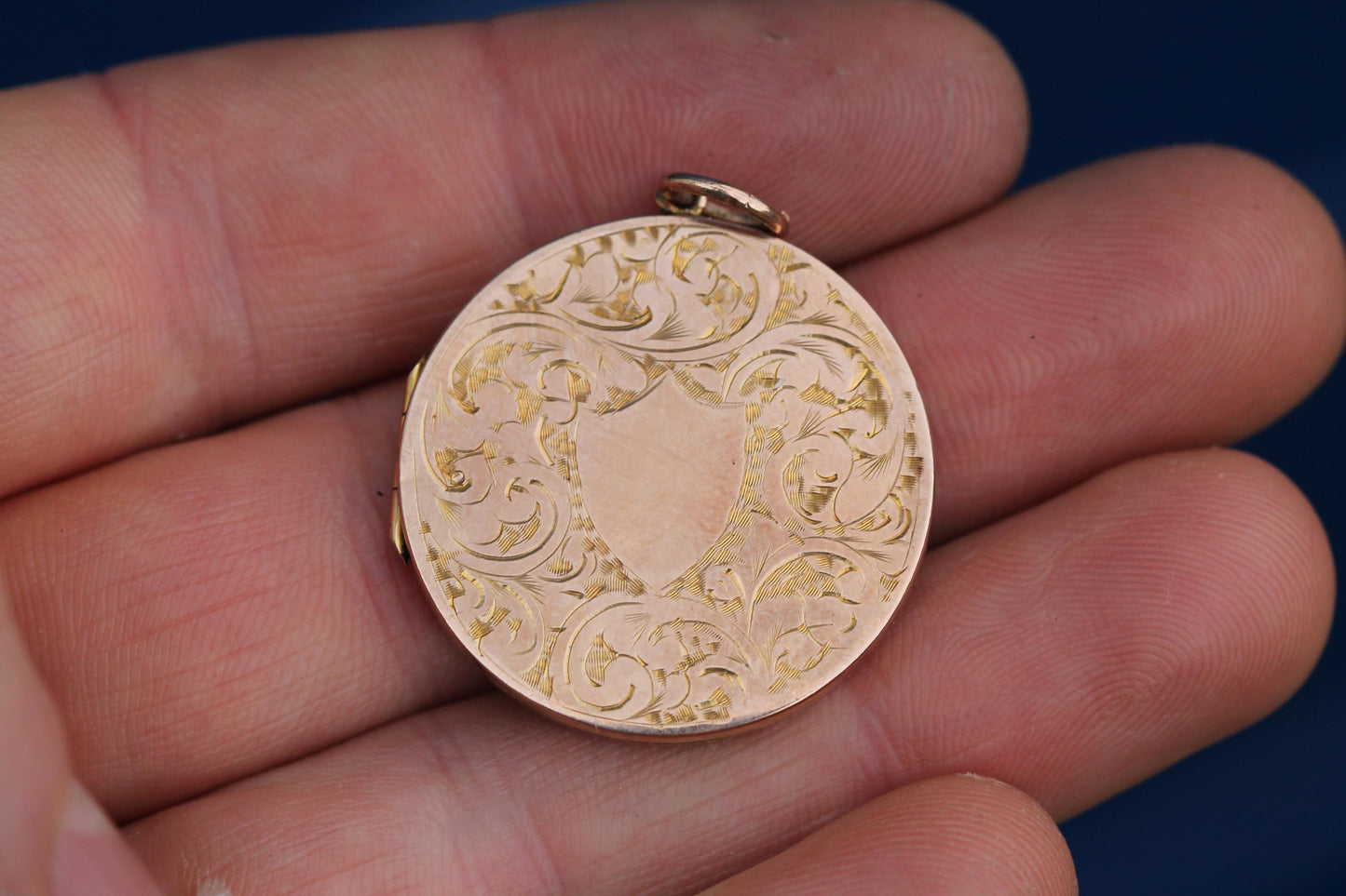 Antique 9ct Gold Chased Floral Locket