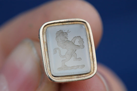 Antique Georgian 15ct Gold Chalcedony Lion Intaglio Seal Pendant