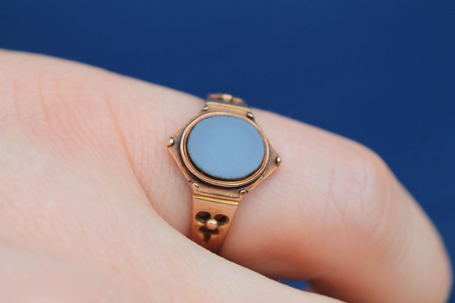 Antique 15ct Gold Blue Sardonyx Signet Ring, 1865
