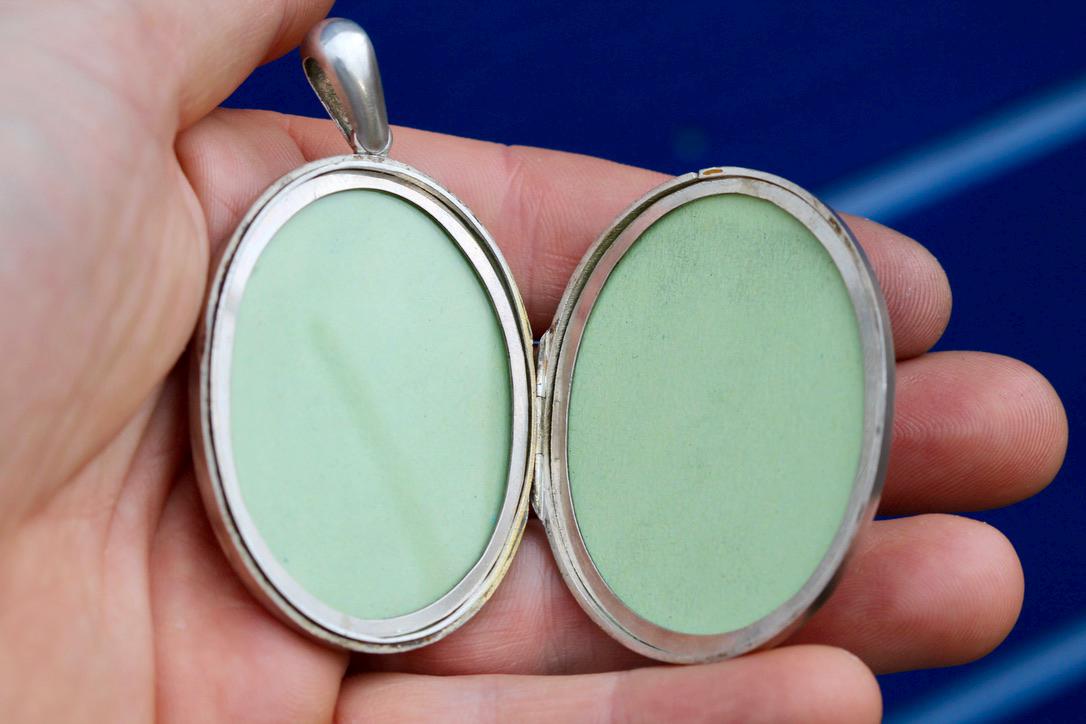 Antique-Sterling-Silver-3-Colour-Gold-Robin-Locket,-c.1880