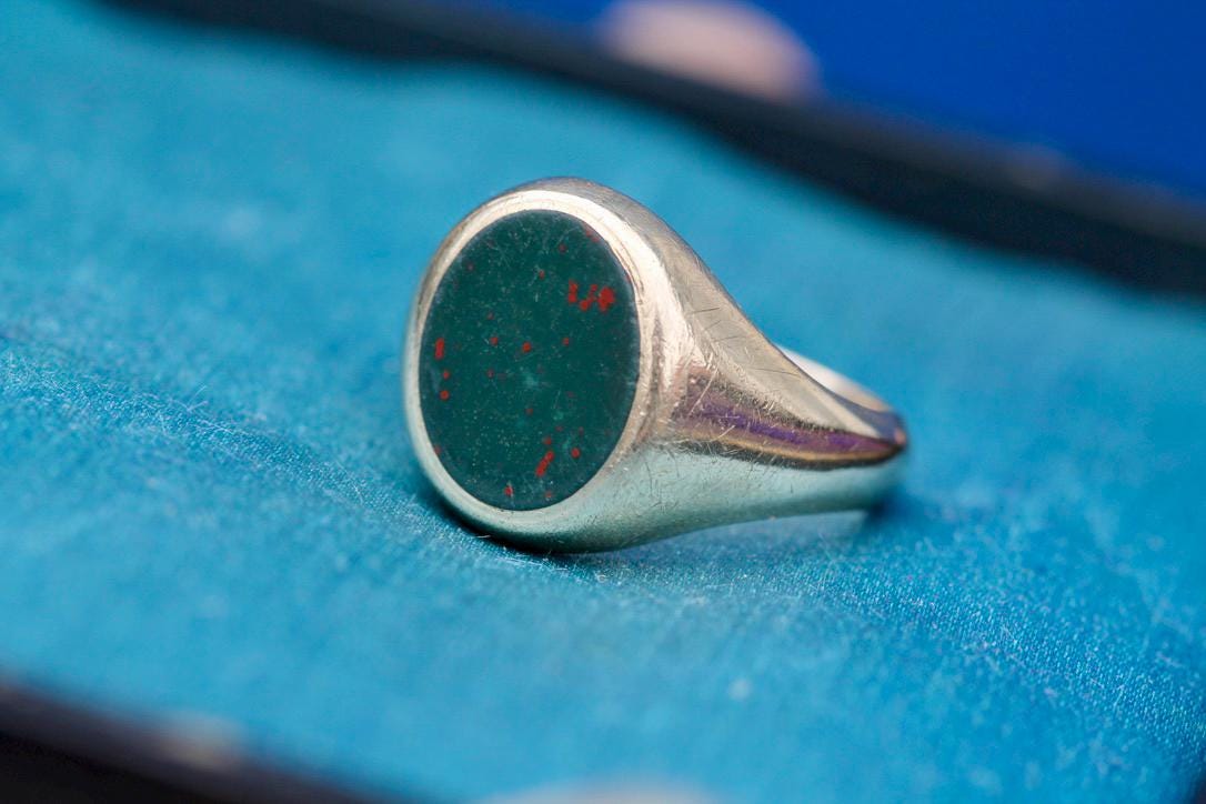 Vintage 9ct Gold Bloodstone Signet Ring