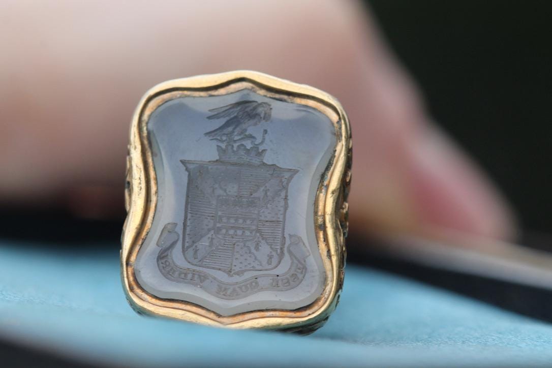 Antique 15ct Gold Intaglio Chalcedony Crest “Esse Quam Videri” Pendant, c.1860