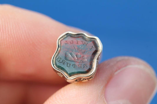 Antique 9ct Gold Setting Sun, "I Will Return" Intaglio Shield Bloodstone Pendant