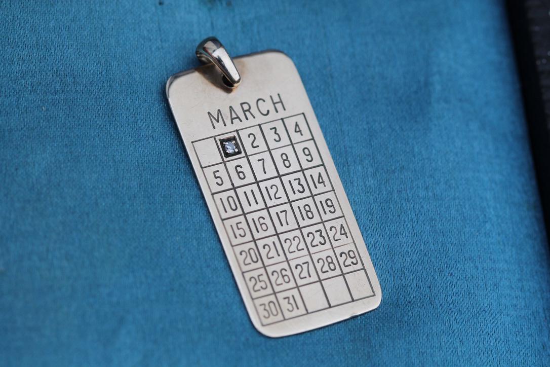 Vintage 9ct Gold March 1st Diamond Calendar Pendant