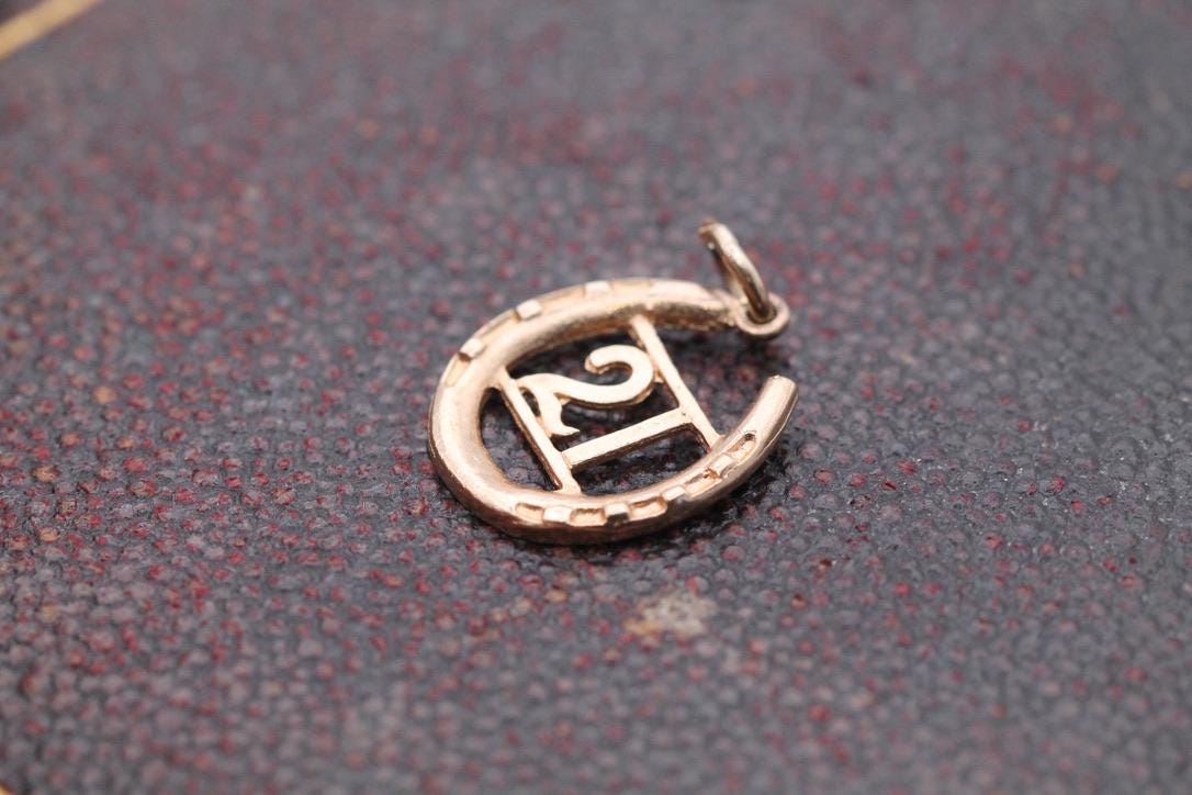 Vintage 9ct Gold "21" Lucky Horseshoe Charm