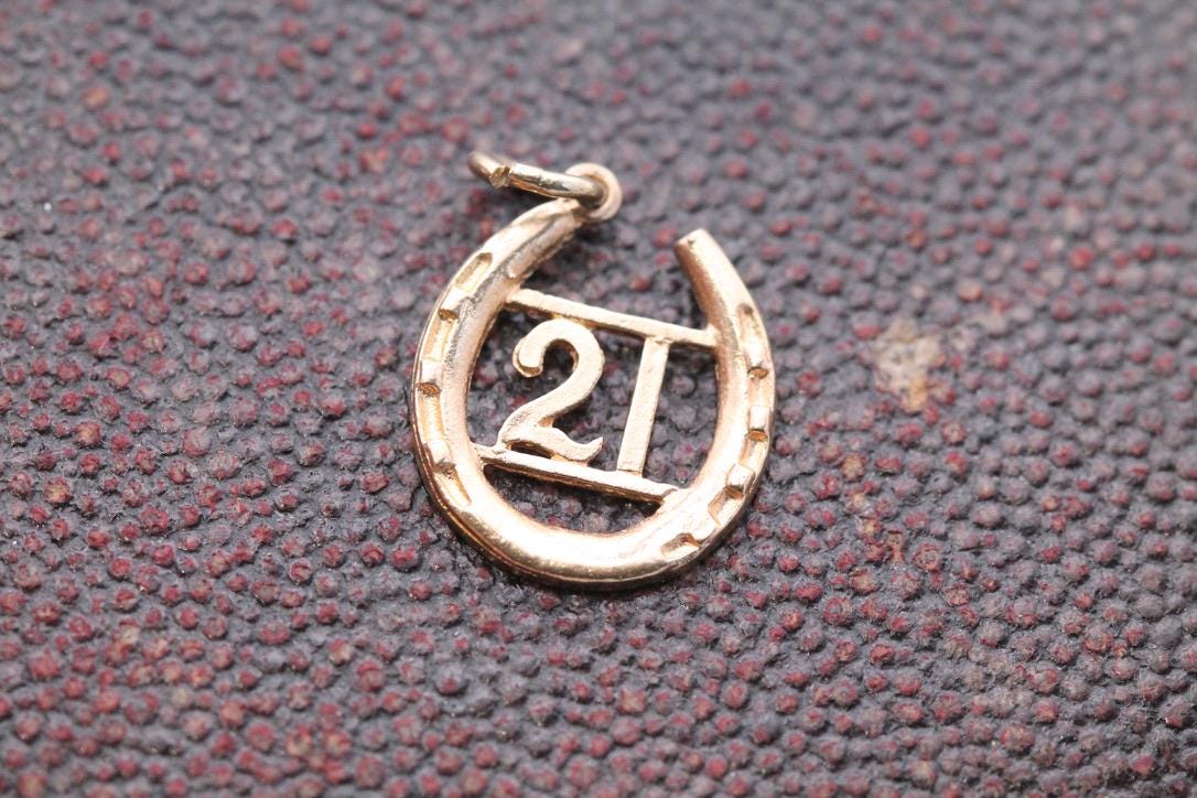 Vintage 9ct Gold "21" Lucky Horseshoe Charm