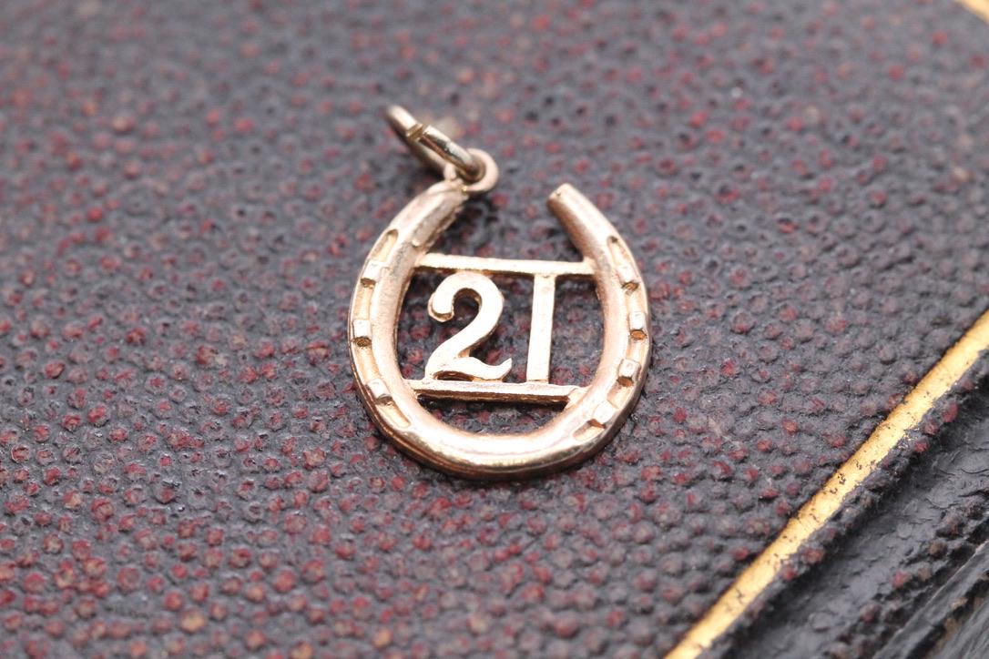 Vintage 9ct Gold "21" Lucky Horseshoe Charm
