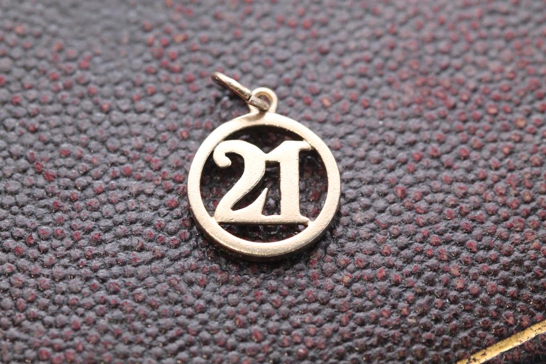 Vintage 9ct Gold "21" Birthday Charm