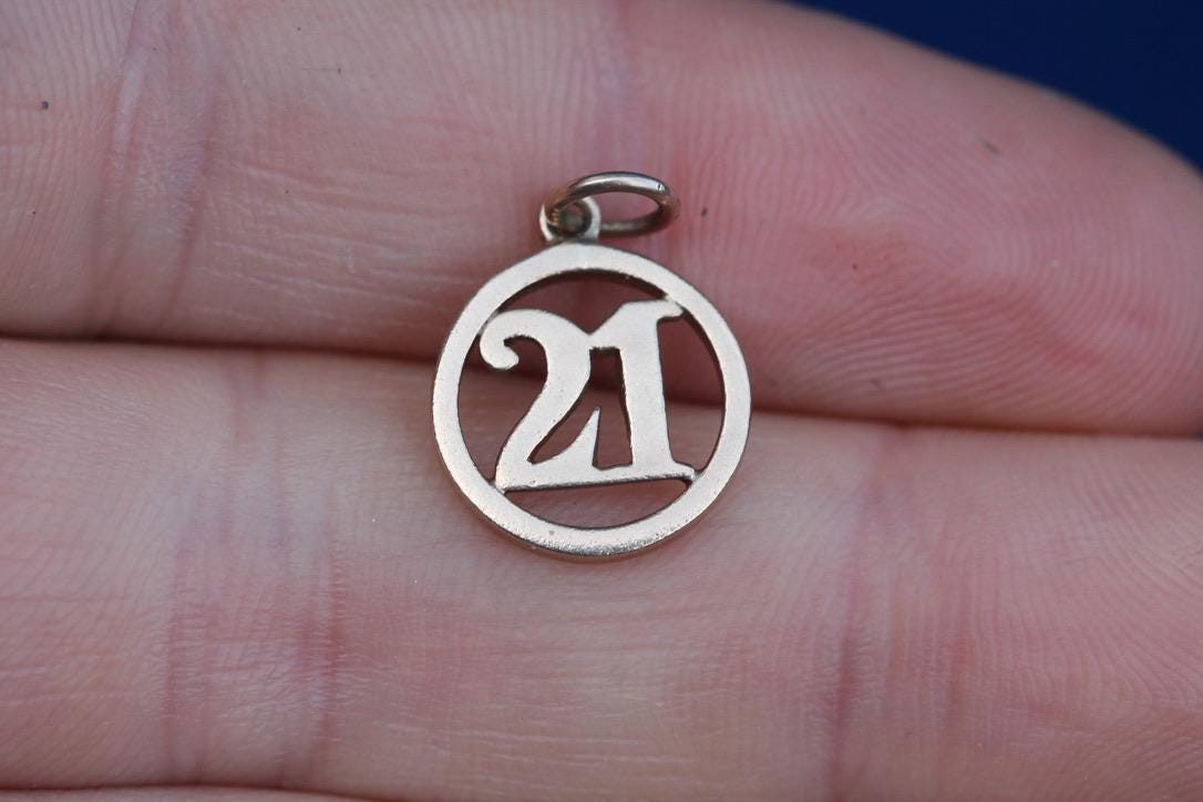 Vintage 9ct Gold "21" Birthday Charm
