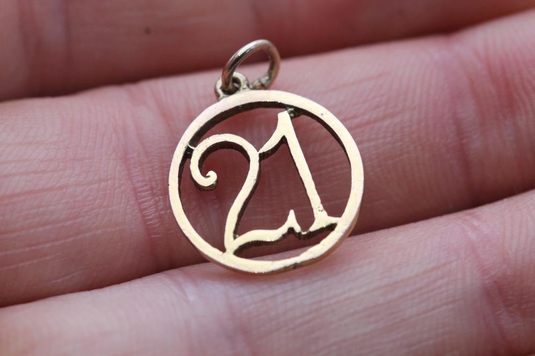 Vintage 9ct Gold "21" Birthday Charm Pendant