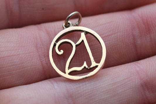 Vintage 9ct Gold "21" Birthday Charm Pendant