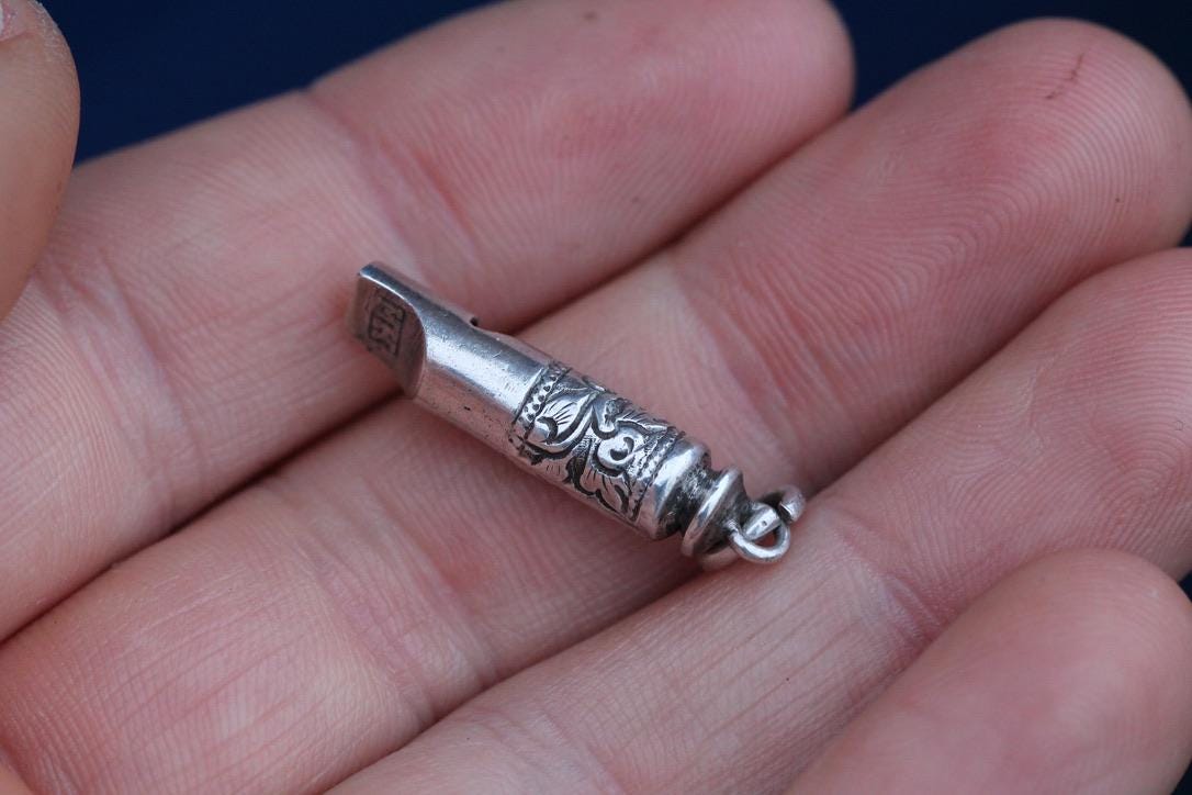 Antique-Sterling-Silver-Chinese-Chased-Whistle