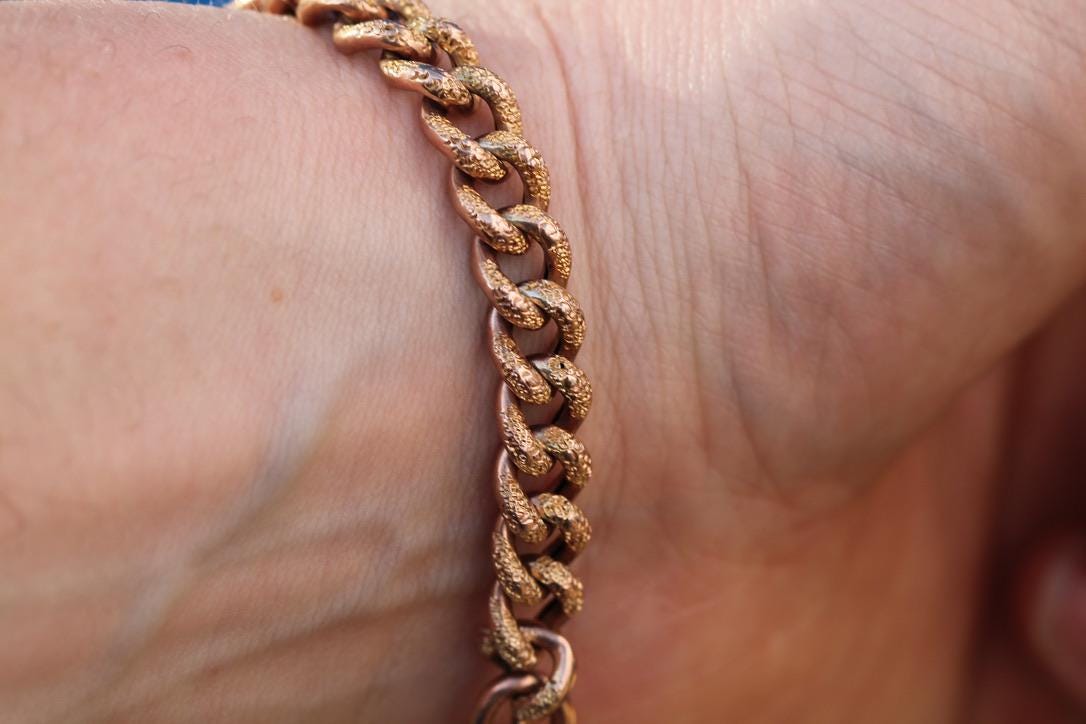 Antique-9ct-Rose-Gold-Day-&-Night-Curb-Bracelet,-c.1901