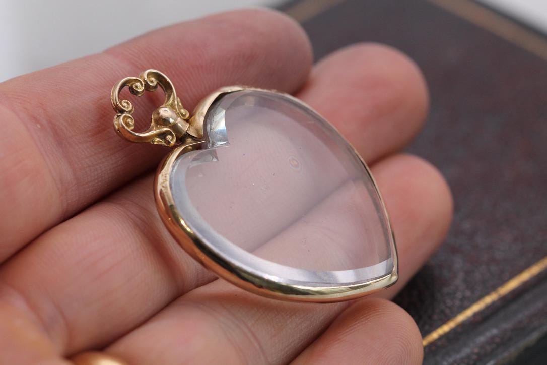 Antique 9ct Gold Heart Glass Locket, 1917