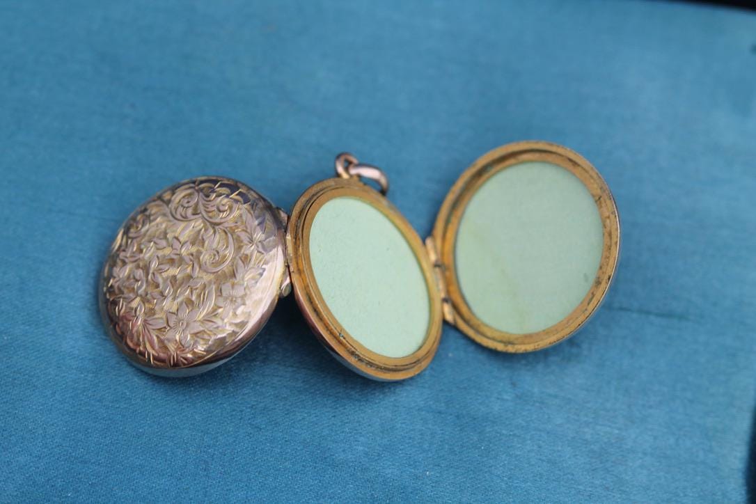 Antique 9ct Gold Triple Chased Locket