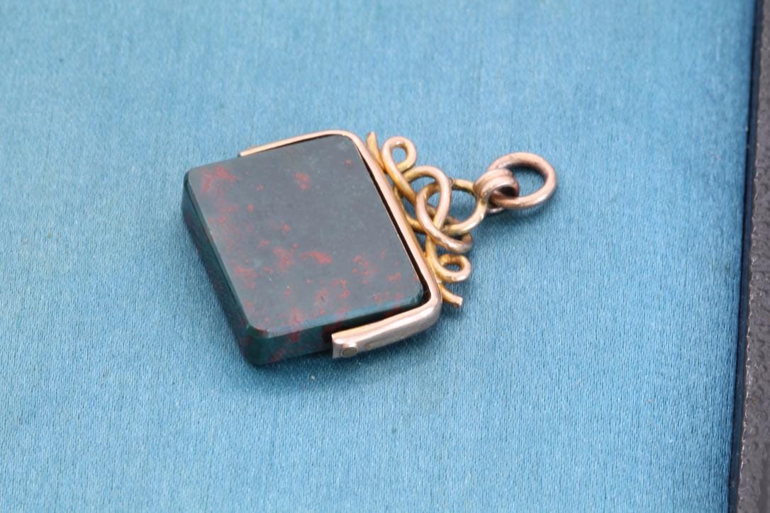 Antique 9ct Gold Bloodstone Spinner, 1930