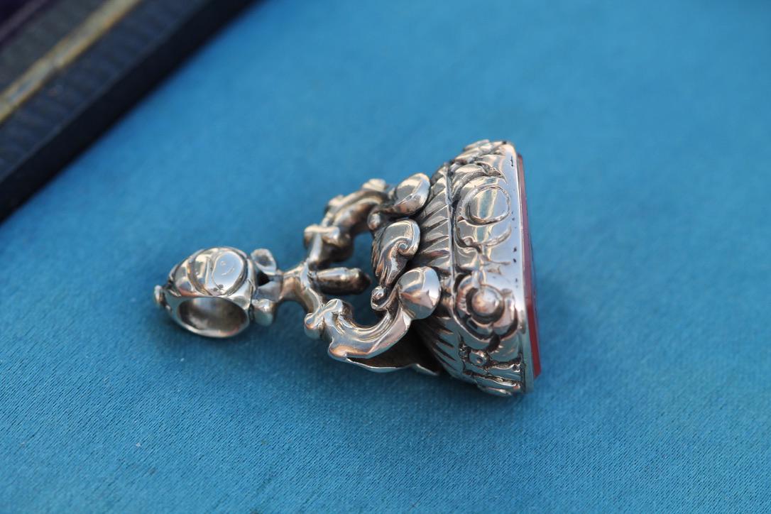 Antique Georgian 9ct Gold Carnelian Rebus Intaglio Seal, “I Love You”