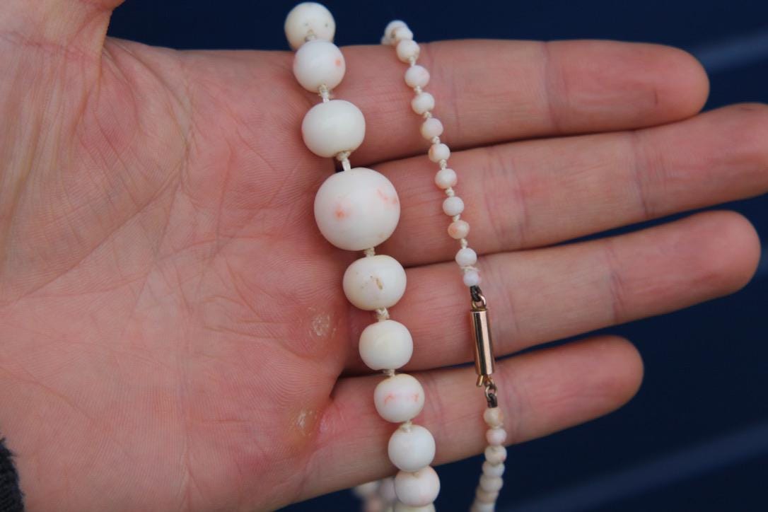 Antique 9ct Gold Angel Skin Coral Beaded Necklace, 23.5"