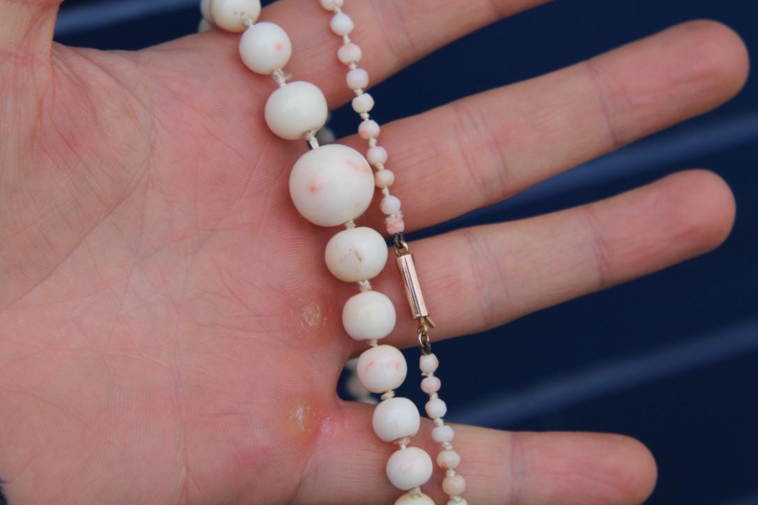 Antique 9ct Gold Angel Skin Coral Beaded Necklace, 23.5"