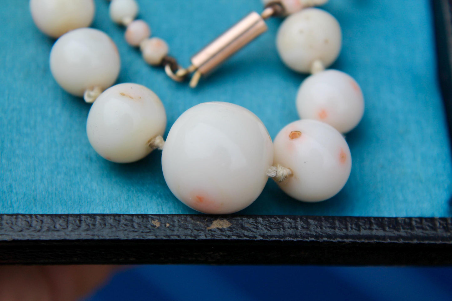 Antique 9ct Gold Angel Skin Coral Beaded Necklace, 23.5"