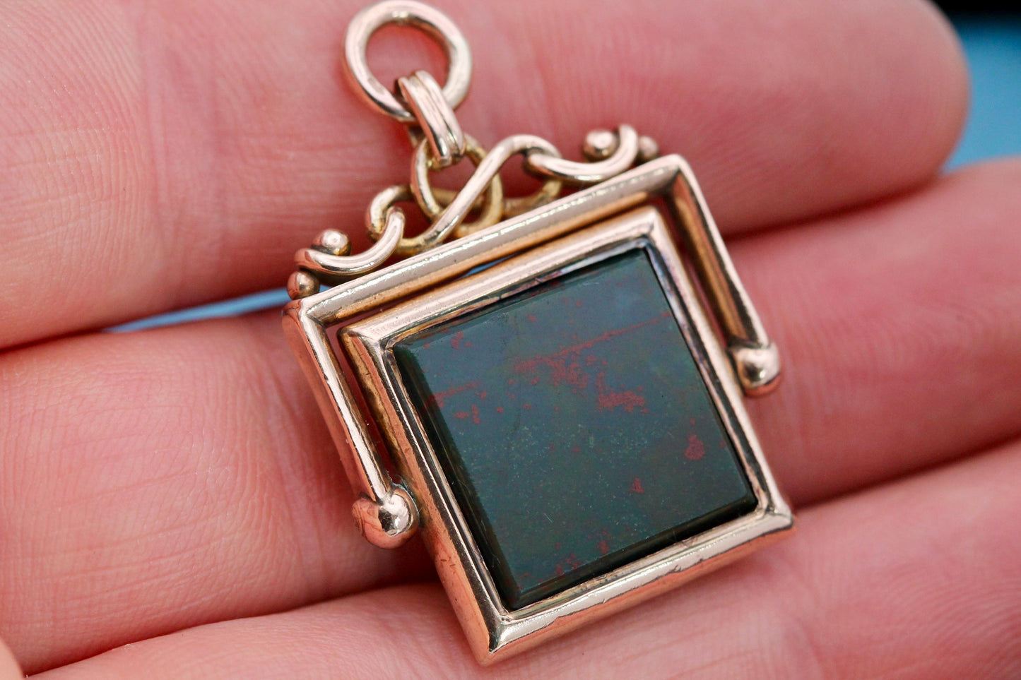 Antique 9ct Gold Bloodstone Carnelian Spinner Pendant
