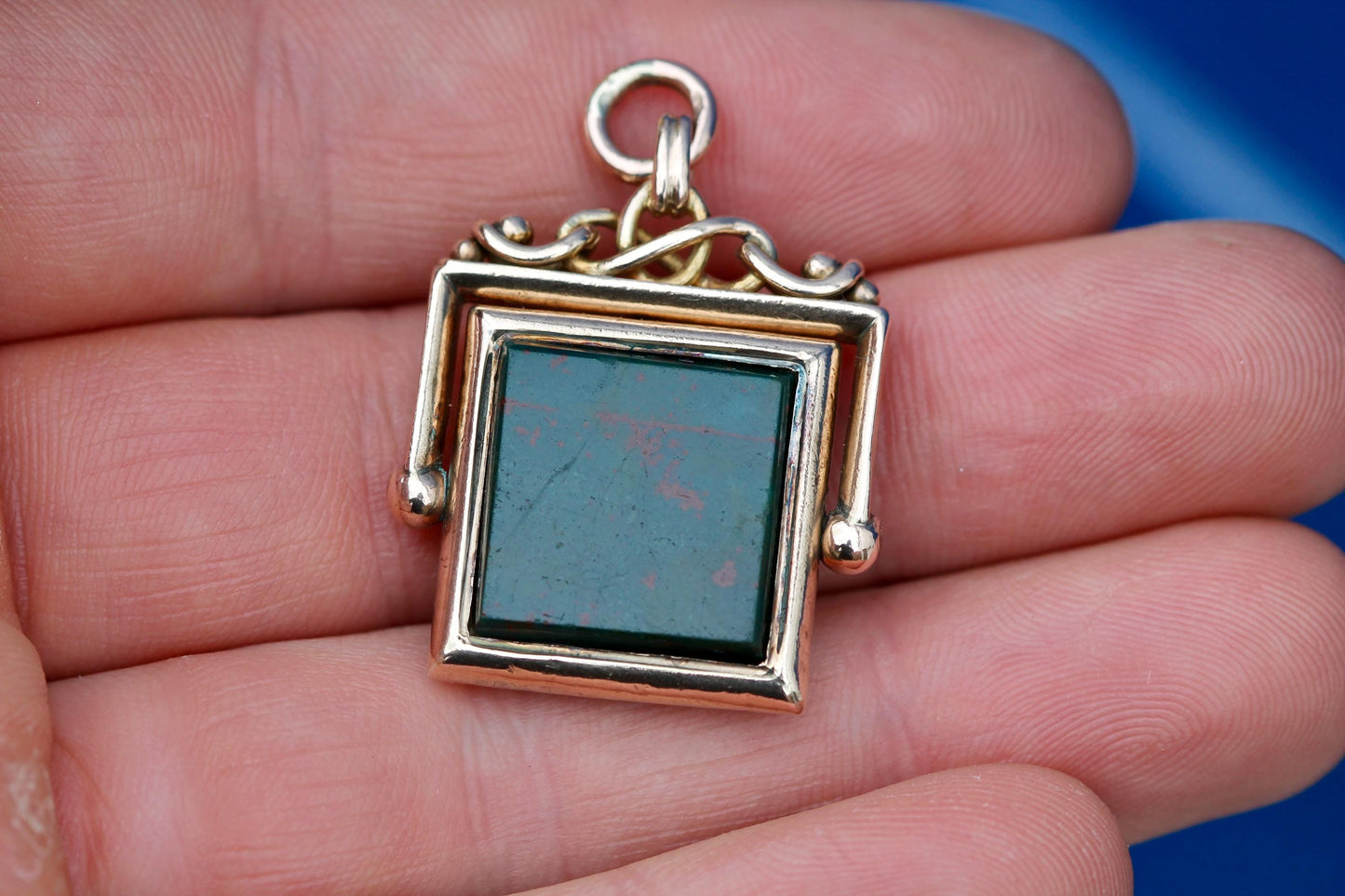 Antique 9ct Gold Bloodstone Carnelian Spinner Pendant