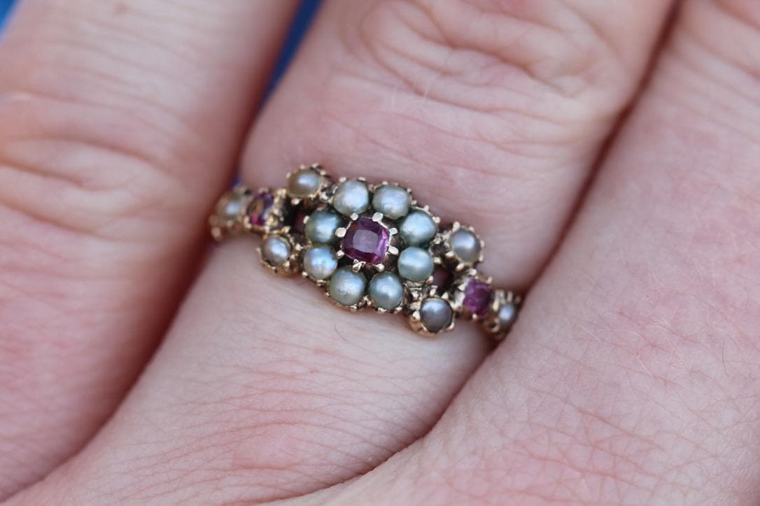 Antique Georgian 18ct Gold Floral Chased Ruby & Pearl Ring, c.1830