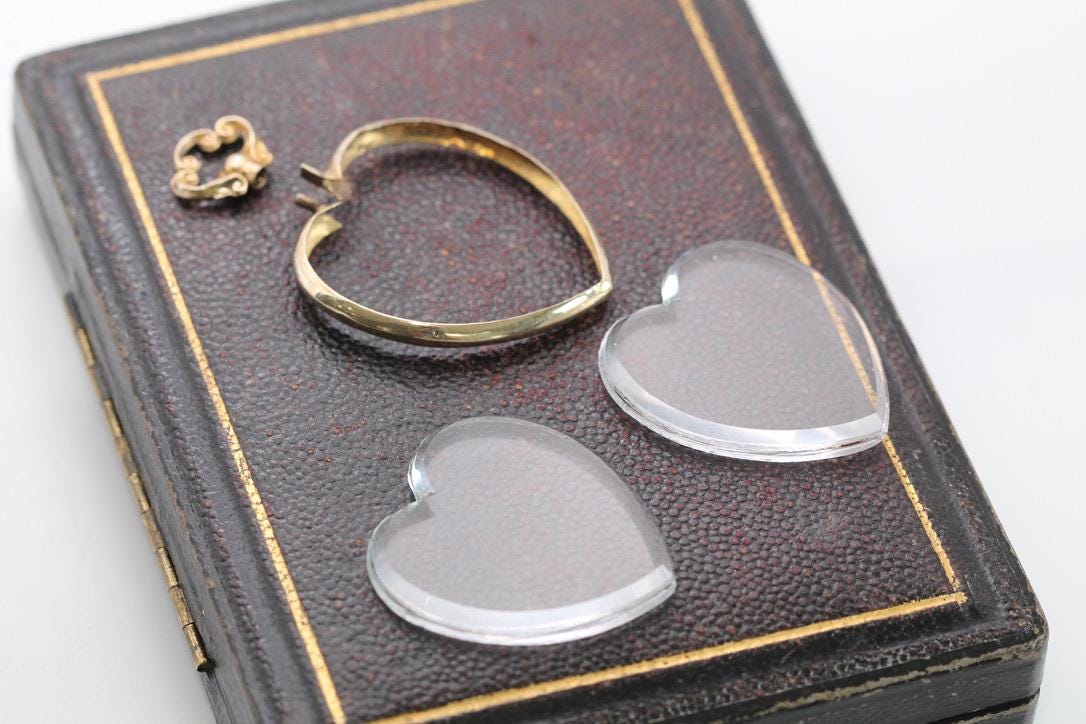 Antique 9ct Gold Heart Glass Locket, 1917