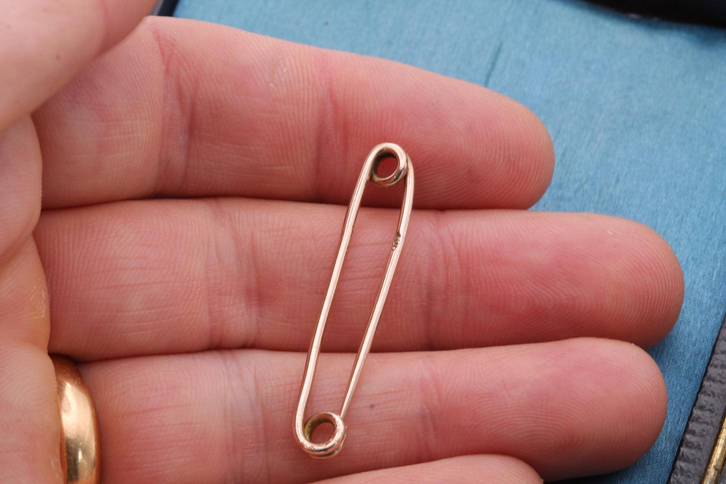 Antique 9ct Gold Dress Safety Pin Brooch