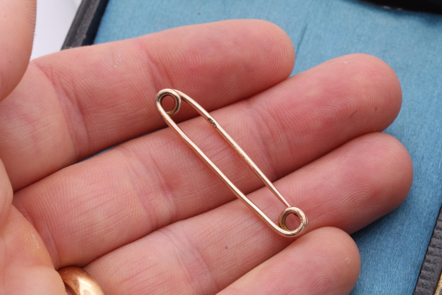Antique 9ct Gold Dress Safety Pin Brooch