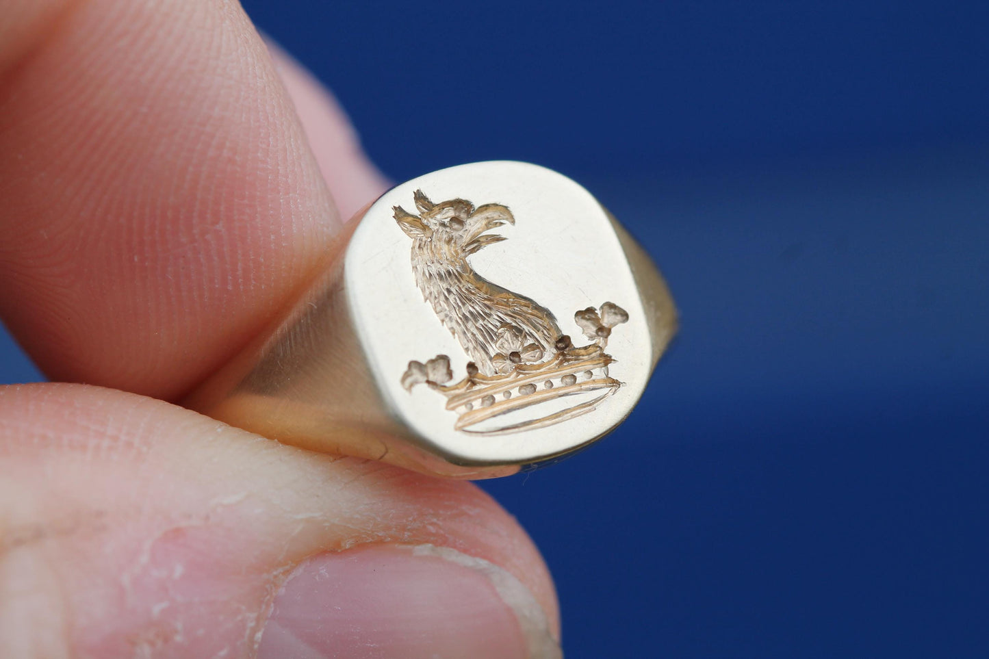 Vintage 9ct Gold Griffin Intaglio Signet Ring