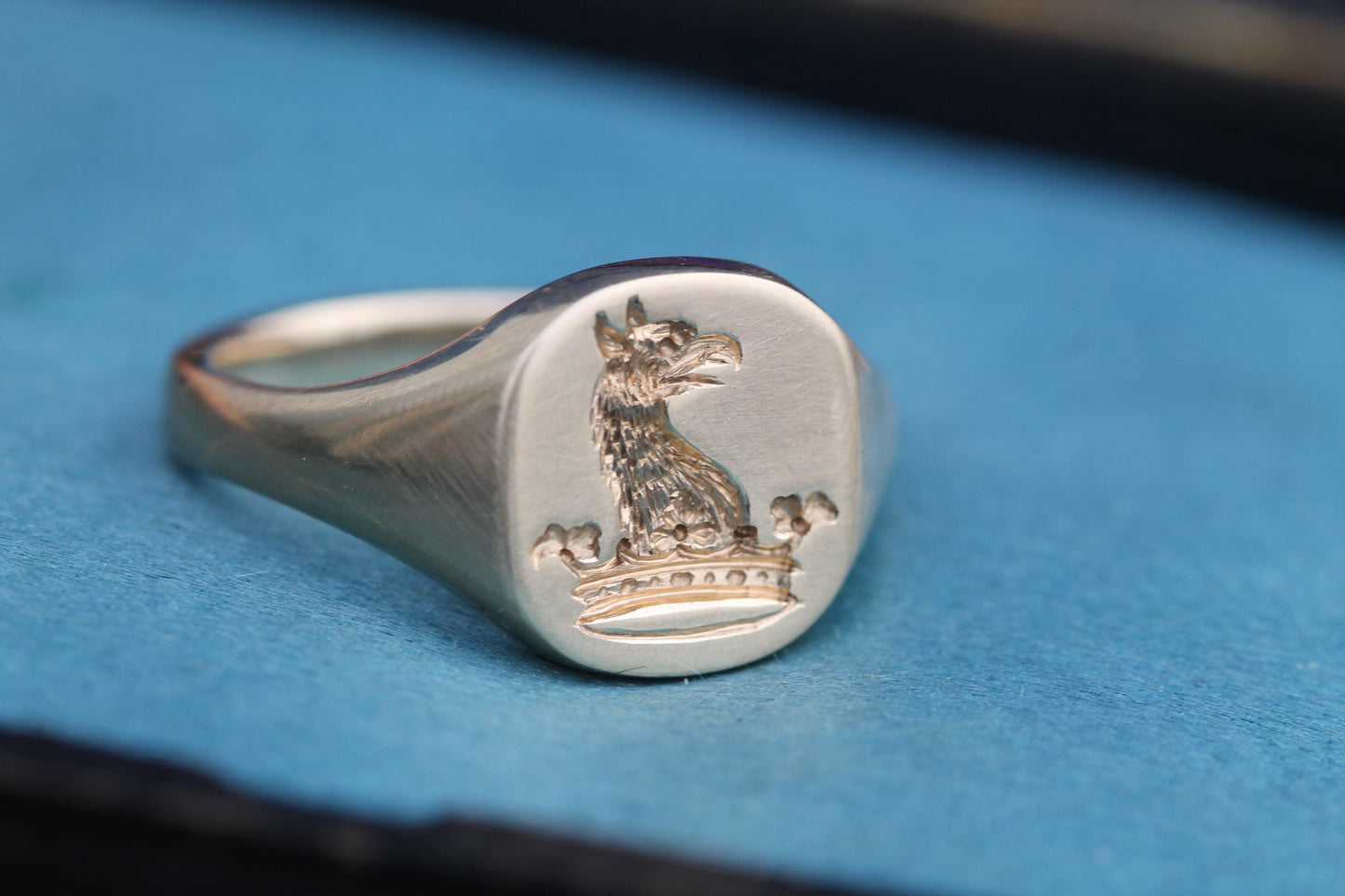 Vintage 9ct Gold Griffin Intaglio Signet Ring