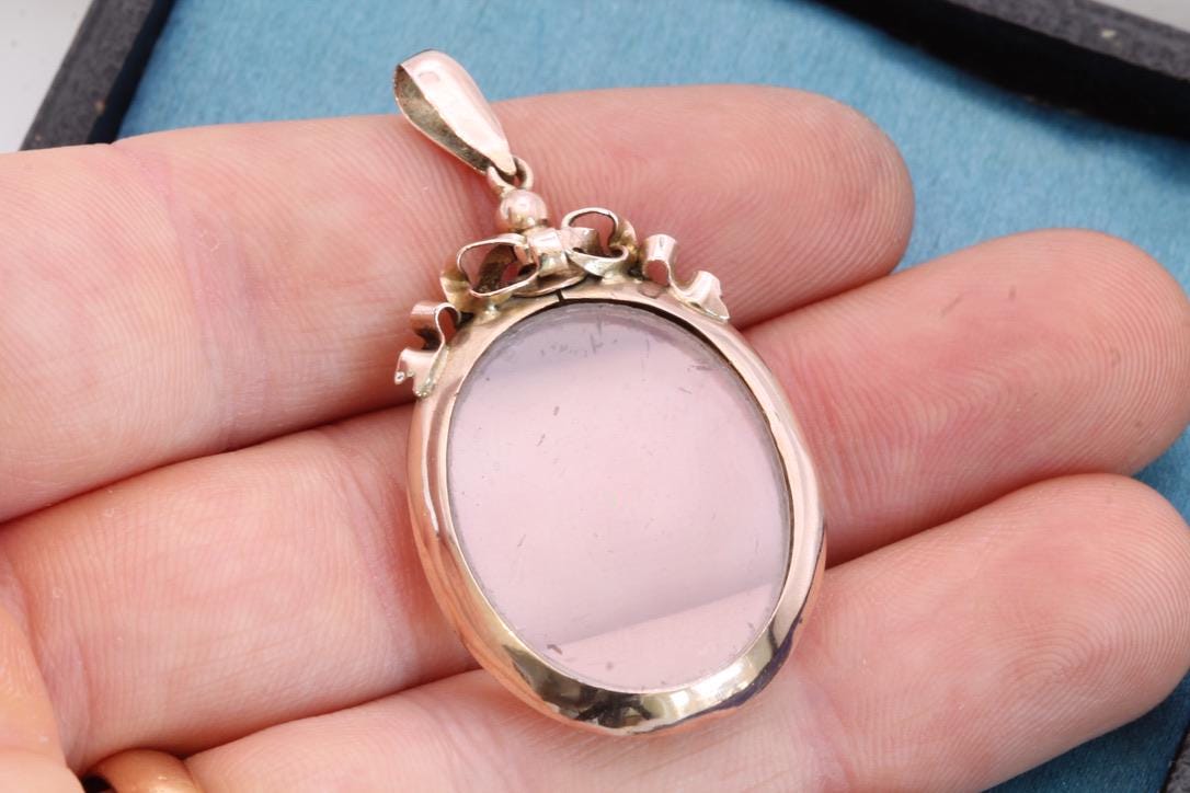Antique 9ct Gold Bow Glass Locket, 1913
