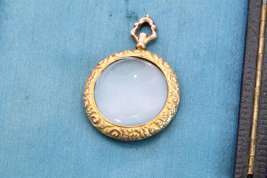 Antique 9ct Yellow Gold Embossed Locket