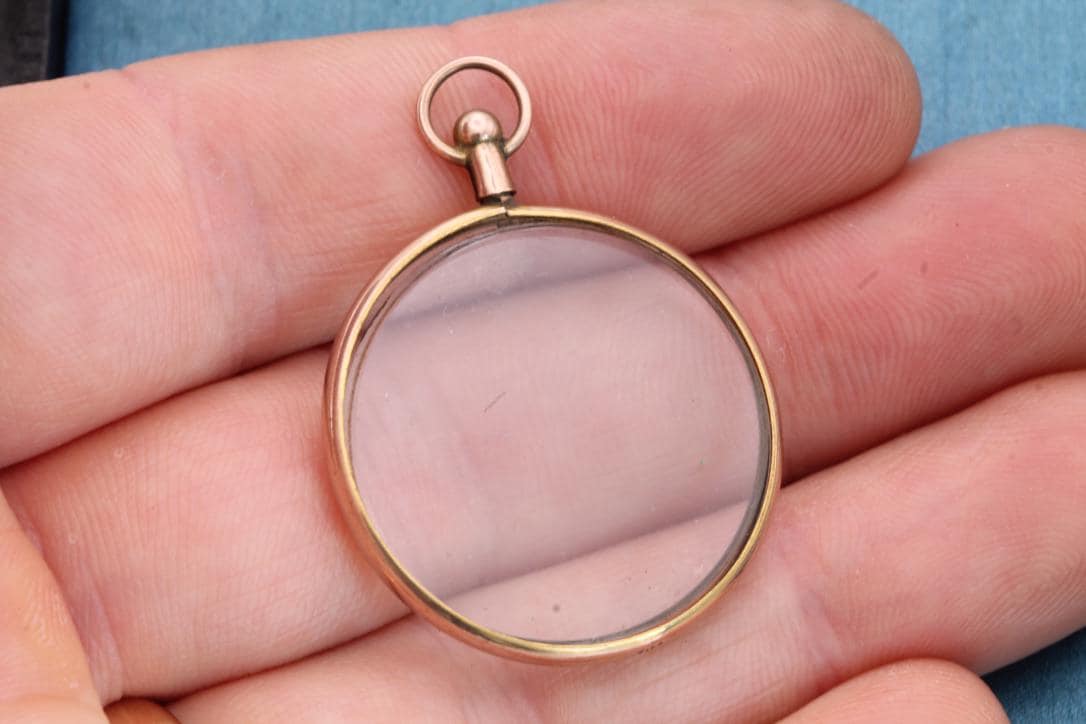 Antique 9ct Gold Glass Locket Pendant