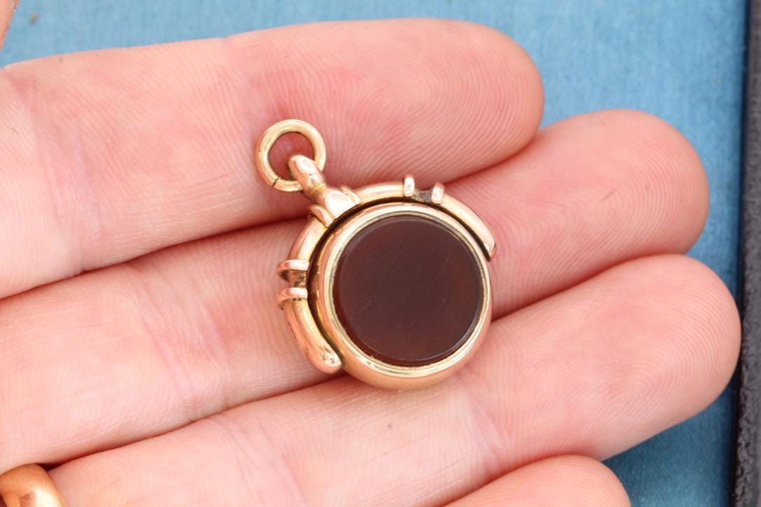 Antique 18ct Gold Bloodstone Carnelian Spinner Pendant, 1882