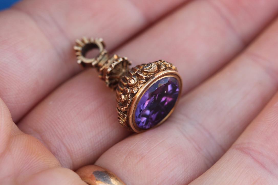 Antique Georgian 15ct Gold Floral Chased Amethyst Pendant