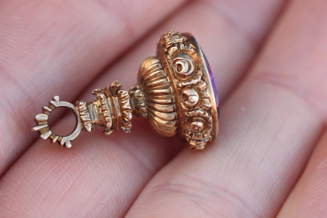Antique Georgian 15ct Gold Floral Chased Amethyst Pendant