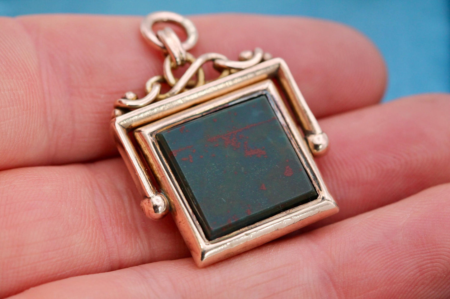 Antique 9ct Gold Bloodstone Carnelian Spinner Pendant