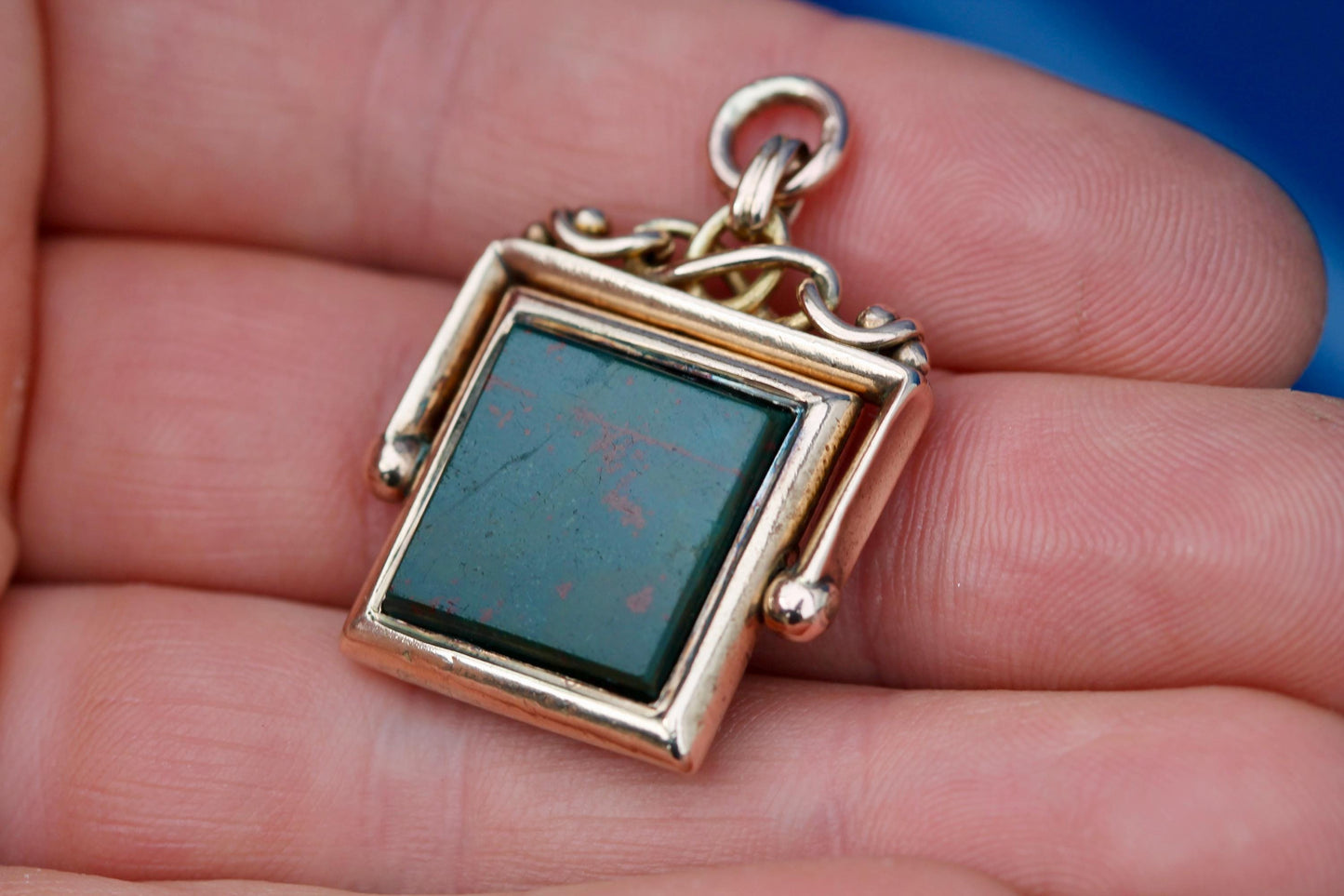 Antique 9ct Gold Bloodstone Carnelian Spinner Pendant