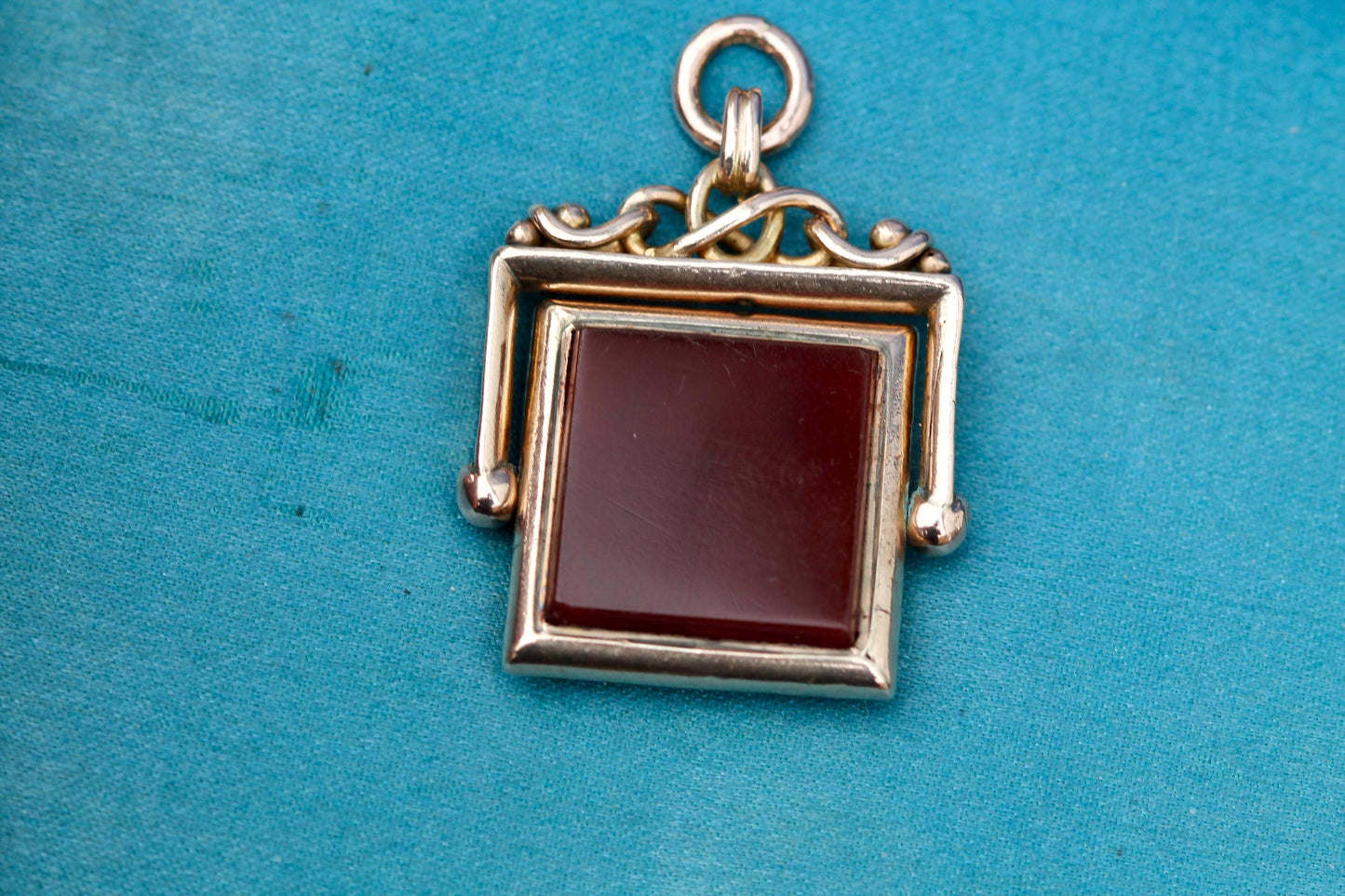 Antique 9ct Gold Bloodstone Carnelian Spinner Pendant
