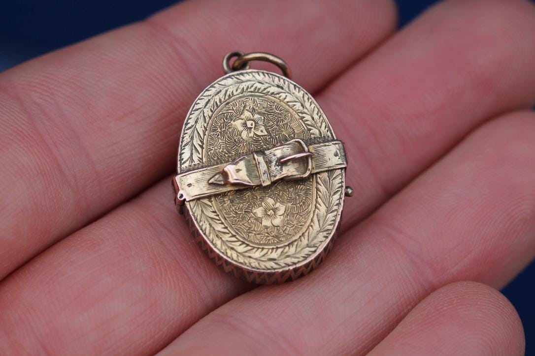 Antique 18ct Gold Buckle Forget Me Not Locket