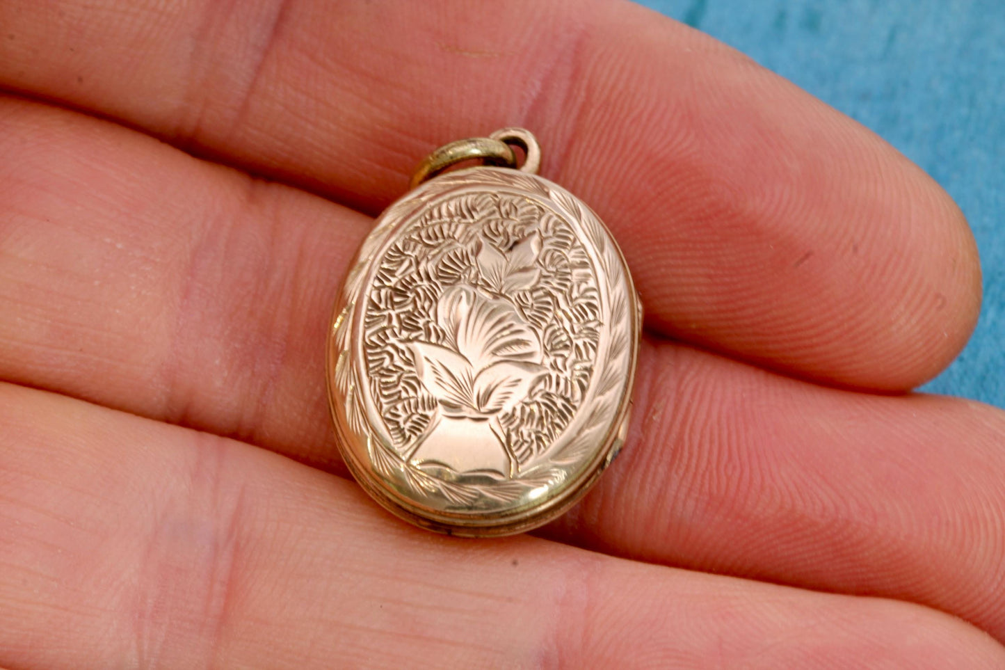 Antique Victorian 9ct Gold Robin Enamel Locket